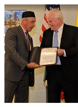 Dermot Groome receives Certificate of Appreciation
